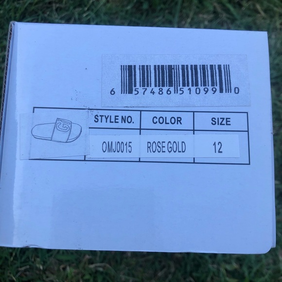 Sandals - Picture 3 of 3